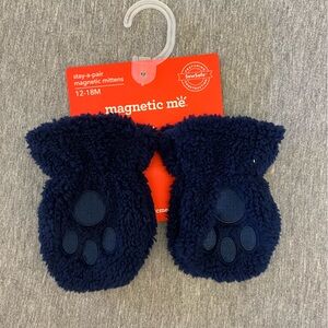 Magnetic Me- Magnetic Mittens
